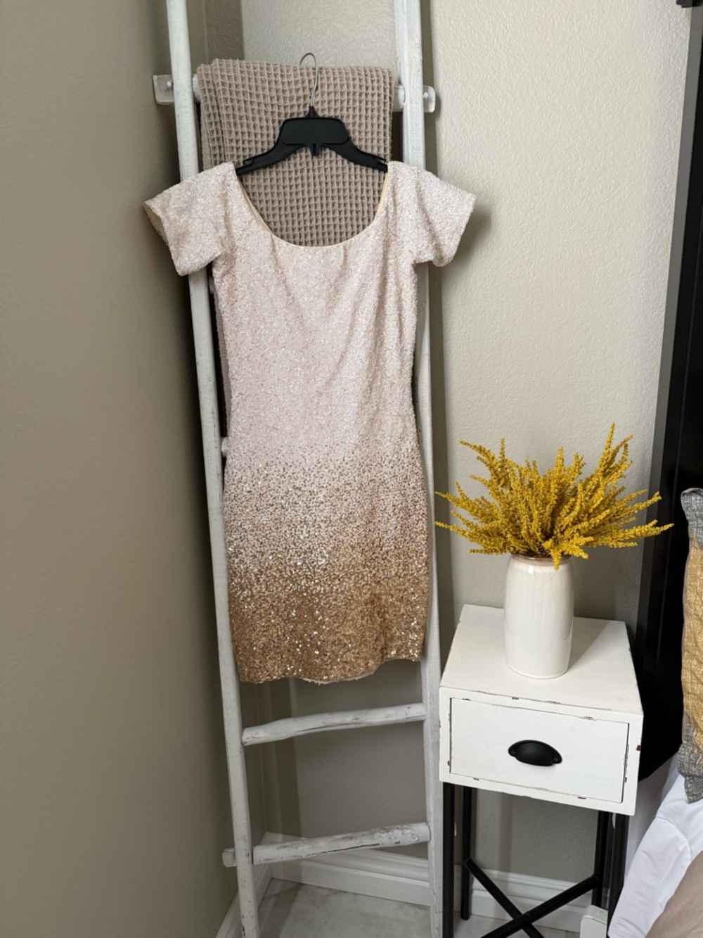 Dress the Population Sequin Ombre Scoop Mini Dress - Champagne to Gold